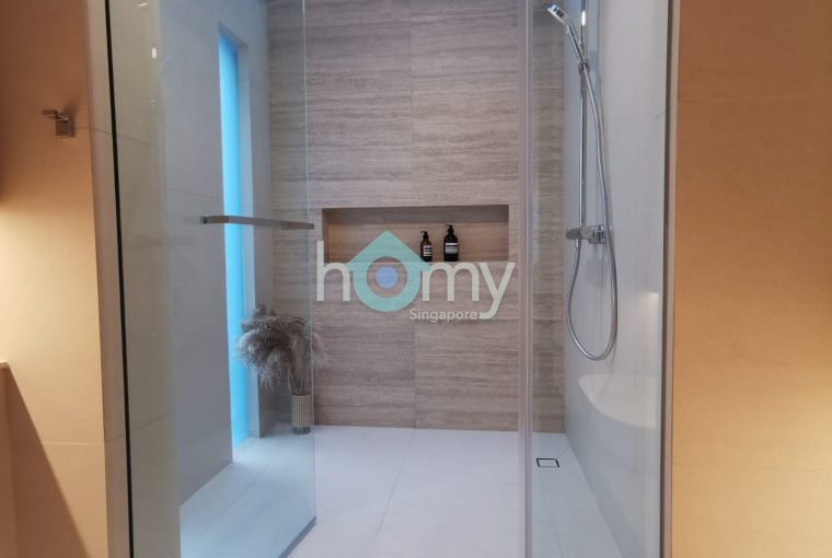 Skies Miltonia, 5 Bedroom Town House for Sale