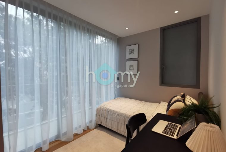 Skies Miltonia, 5 Bedroom Town House for Sale