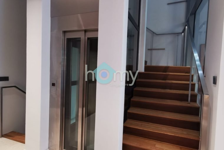 Skies Miltonia, 5 Bedroom Town House for Sale