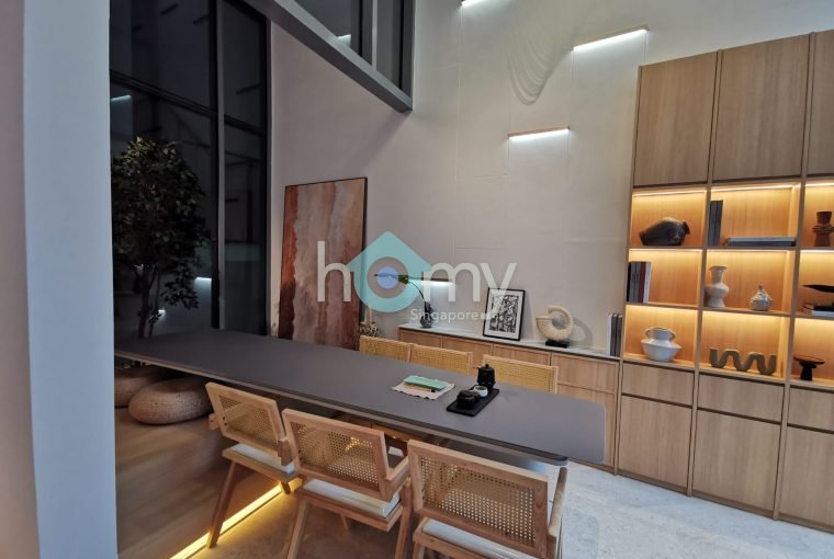 Skies Miltonia, 5 Bedroom Town House for Sale