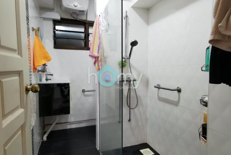 706 Woodlands Drive 40 HDB 5 Room for Sale