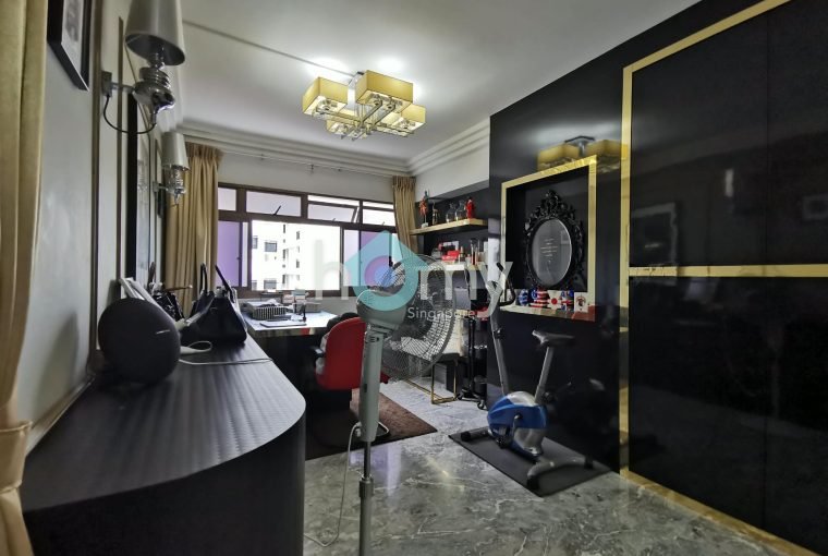 706 Woodlands Drive 40 HDB 5 Room for Sale